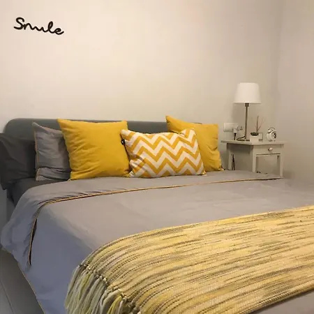 Designer's Flat - 3 Bdrm - Wifi - Location