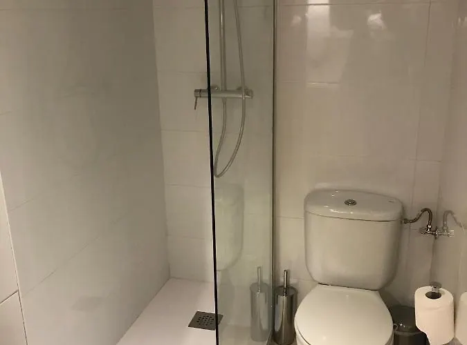 Designer's Flat - 3 Bdrm - Wifi - Location