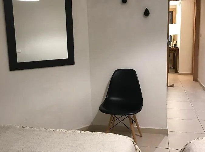 Designer's Flat - 3 Bdrm - Wifi - Location Апартаменты