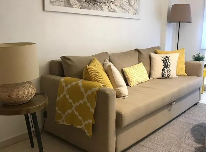 Designer's Flat - 3 Bdrm - Wifi - Location *